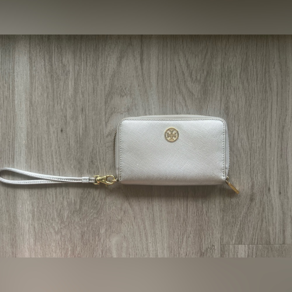 Tory Burch Metallic Silver Wristlet / Wallet with Gold Hardwire - Picture 2 of 13